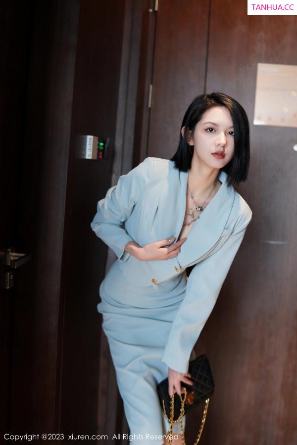   [XiuRen]高清写真图 2023.06.09 No.6885 乔一一 丝袜美腿第16张图片